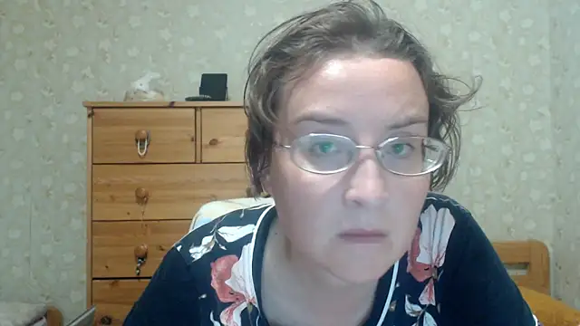 Snapshot of Smart_Rose chatting on June 20, 2026, 4:43 pm Smart Rose online show from June 20, 2026, 4:43 pm