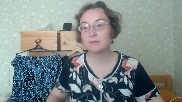 Snapshot of Smart_Rose chatting on June 21, 2026, 4:48 am Smart Rose online show from June 21, 2026, 4:48 am