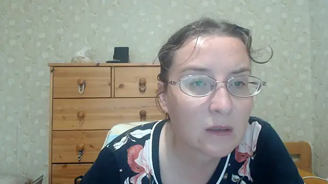 Snapshot of Smart_Rose chatting on June 22, 2026, 4:48 pm Smart Rose online show from June 22, 2026, 4:48 pm