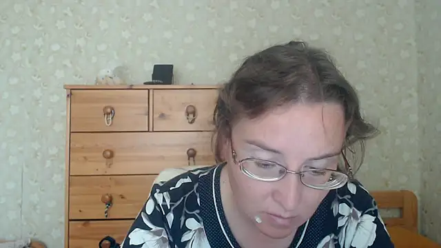Snapshot of Smart_Rose chatting on June 23, 2026, 8:12 am Smart Rose online show from June 23, 2026, 8:12 am