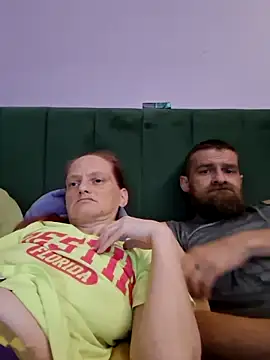 Snapshot of bam420bam chatting on April 13, 2026, 6:52 am bam420bam online show from April 13, 2026, 6:52 am