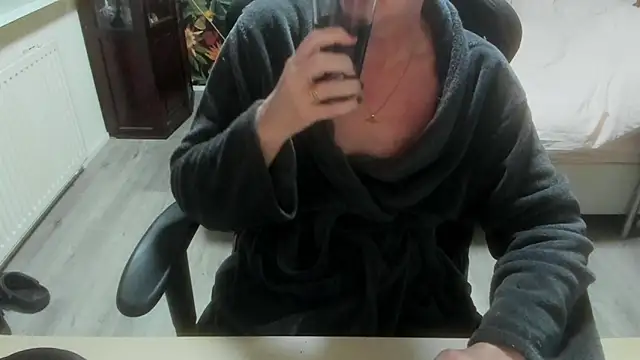 Snapshot of minoesje37 chatting on March 17, 2026, 8:12 pm minoesje37 online show from March 17, 2026, 8:12 pm