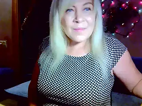 AgoniA7 online show from December 20, 2025, 7:21 pm