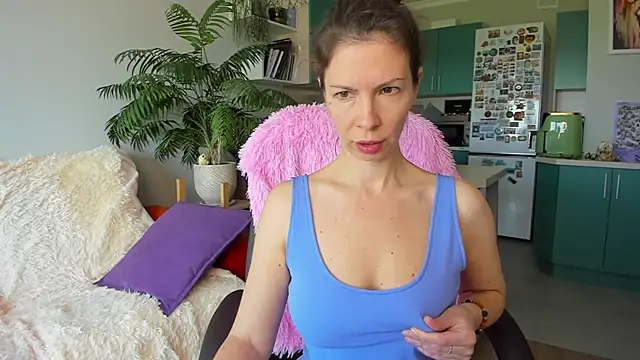 ChristinaGlory online show from May 17, 2026, 8:55 am