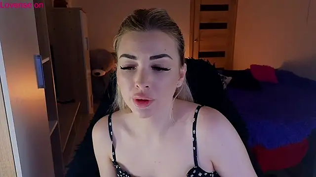 MilanaOmg online show from May 30, 2026, 9:34 pm