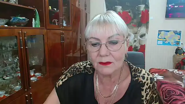 JenaCheim online show from November 9, 2025, 6:44 am