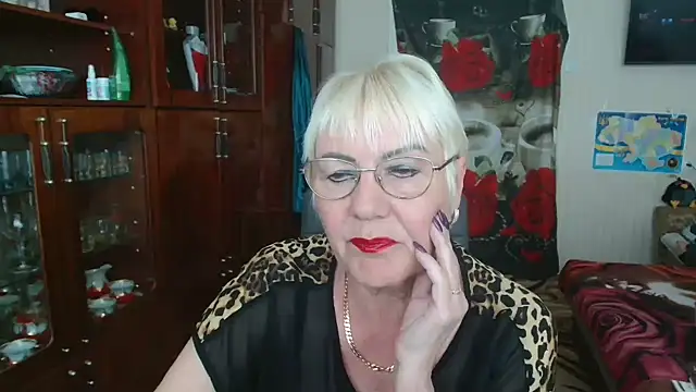 JenaCheim online show from May 4, 2026, 6:53 am