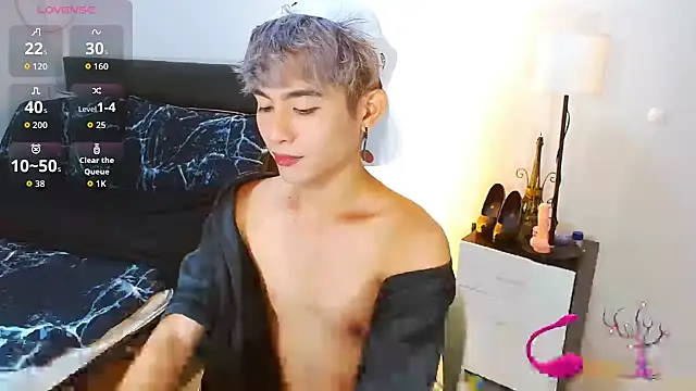 WildestTwink online show from April 24, 2026, 7:05 pm