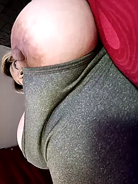 Snapshot of Honey_Lucy1 chatting on September 27, 2025, 10:37 pm Honey Lucy1 online show from September 27, 2025, 10:37 pm