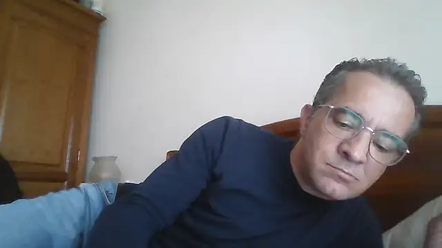 Snapshot of CarlosRocha73 chatting on May 3, 2026, 11:05 am CarlosRocha73 online show from May 3, 2026, 11:05 am