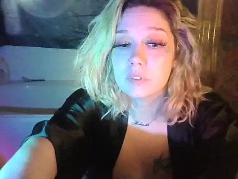 TEXASMARYYYJANE online show from May 7, 2026, 1:16 pm