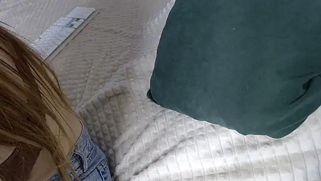 Kiradoll27 online show from December 22, 2025, 10:34 am