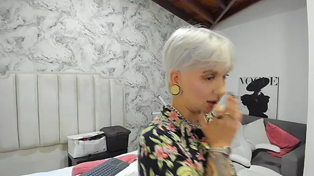 Snapshot of amy_ink chatting on September 19, 2025, 11:22 am amy ink online show from September 19, 2025, 11:22 am