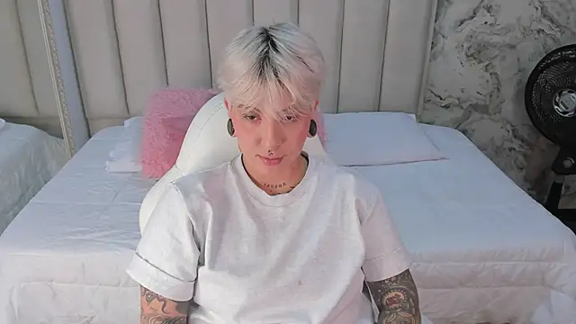 Snapshot of amy_ink chatting on October 10, 2025, 11:20 am amy ink online show from October 10, 2025, 11:20 am