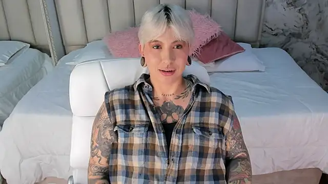 Snapshot of amy_ink chatting on October 13, 2025, 11:10 am amy ink online show from October 13, 2025, 11:10 am