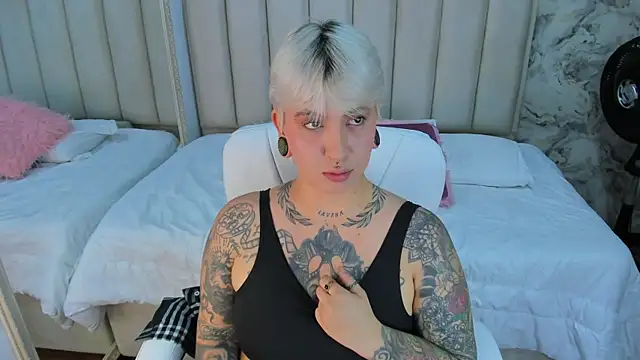 Snapshot of amy_ink chatting on October 16, 2025, 11:22 am amy ink online show from October 16, 2025, 11:22 am