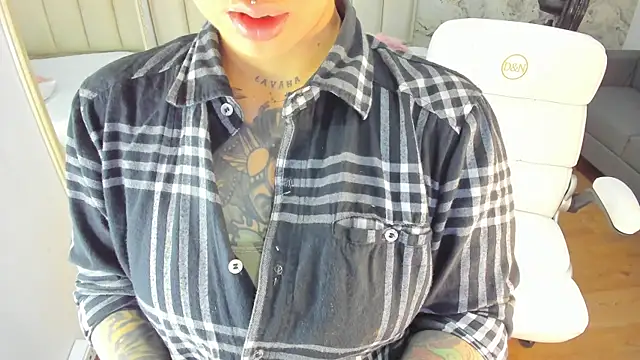 Snapshot of amy_ink chatting on October 20, 2025, 11:32 am amy ink online show from October 20, 2025, 11:32 am