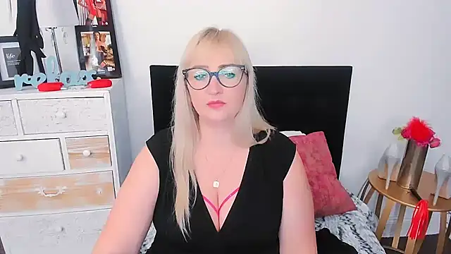 sweetMariina online show from December 3, 2024, 3:11 pm