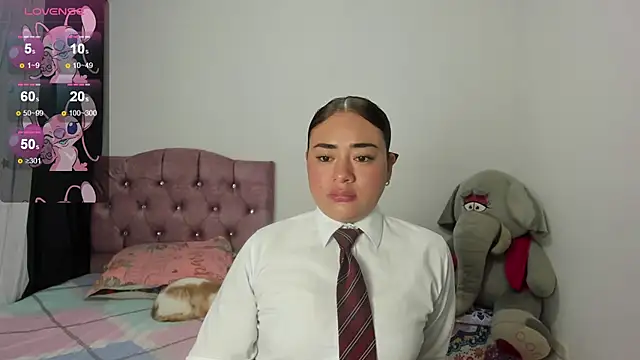 ReyleDoll online show from April 23, 2026, 11:07 pm