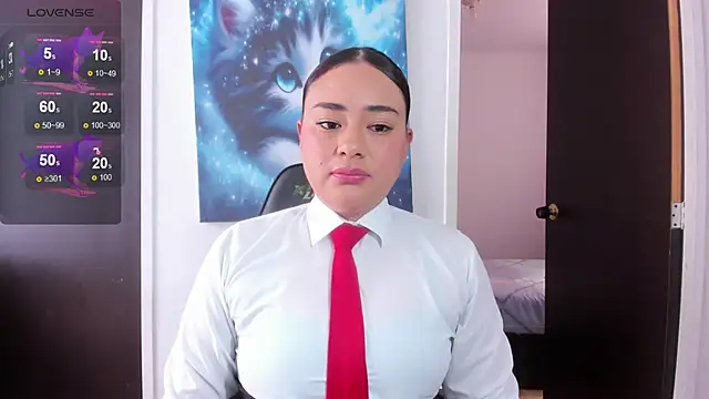 ReyleDoll online show from June 12, 2026, 7:13 pm