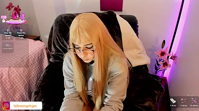 Fallengangel online show from December 16, 2025, 11:54 pm