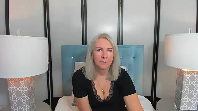 EricaTop online show from October 12, 2025, 4:55 am