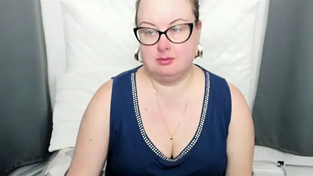 dirtyBonnie online show from November 17, 2025, 8:53 am