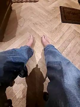 realeasy1 online show from April 2, 2026, 11:13 pm