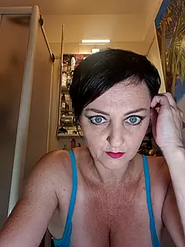 lucillabollente online show from June 6, 2026, 4:06 am