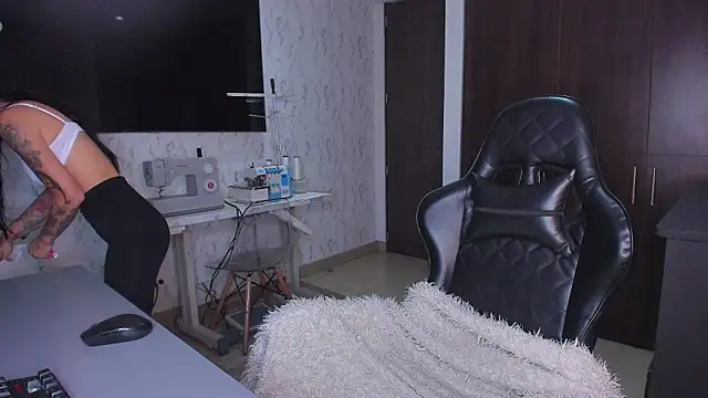 Snapshot of Lisegg_ chatting on December 4, 2024, 12:03 pm Lisegg online show from December 4, 2024, 12:03 pm