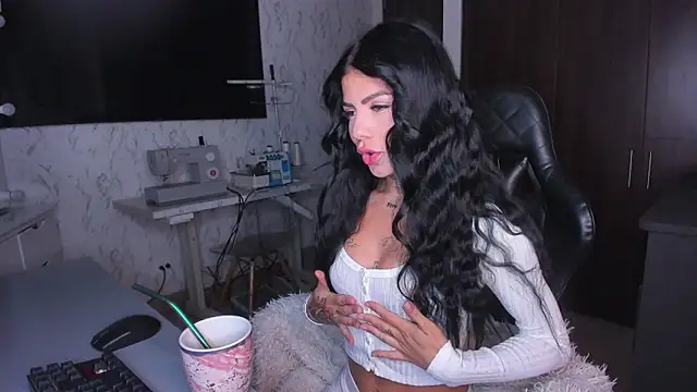 Snapshot of Lisegg_ chatting on December 5, 2024, 10:55 am Lisegg online show from December 5, 2024, 10:55 am
