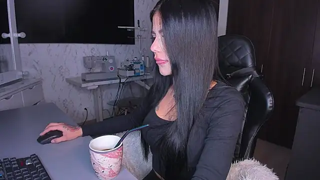 Snapshot of Lisegg_ chatting on December 22, 2024, 11:22 am Lisegg online show from December 22, 2024, 11:22 am