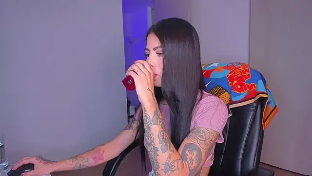 Snapshot of Lisegg_ chatting on October 3, 2025, 1:08 pm Lisegg  online show from October 3, 2025, 1:08 pm
