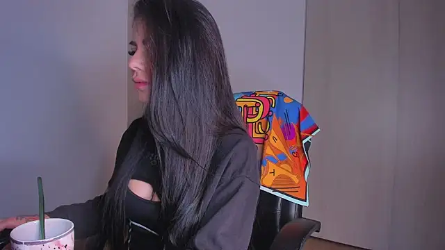 Lisegg  online show from November 7, 2025, 10:59 am