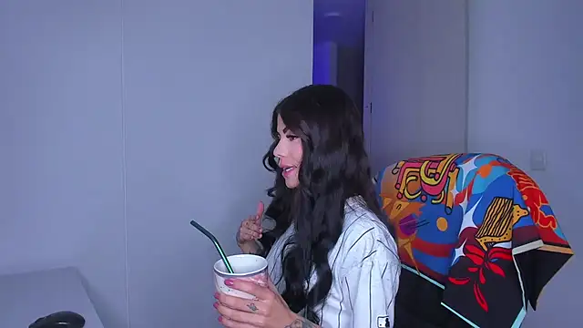 Lisegg  online show from March 3, 2026, 10:21 am