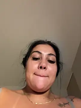 adrianalobo online show from December 4, 2025, 11:52 am