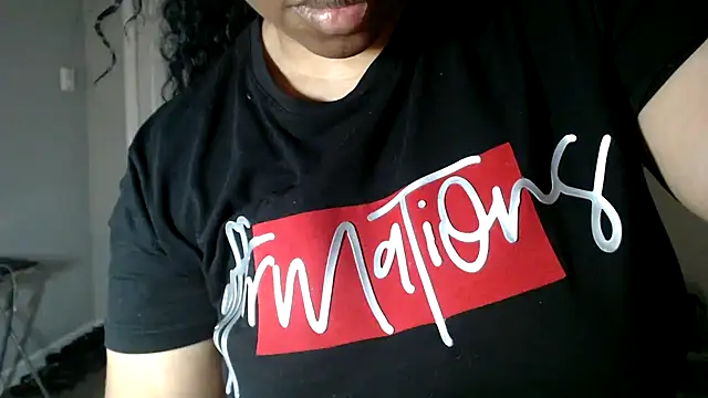 Snapshot of Sexymona1218 chatting on September 18, 2025, 10:45 pm Sexymona1218 online show from September 18, 2025, 10:45 pm