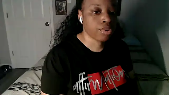 Snapshot of Sexymona1218 chatting on September 25, 2025, 7:39 pm Sexymona1218 online show from September 25, 2025, 7:39 pm