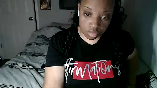 Snapshot of Sexymona1218 chatting on October 16, 2025, 2:56 am Sexymona1218 online show from October 16, 2025, 2:56 am