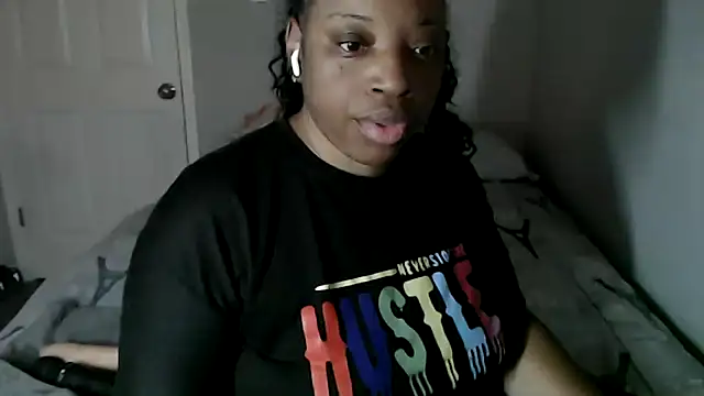 Snapshot of Sexymona1218 chatting on October 29, 2025, 5:14 pm Sexymona1218 online show from October 29, 2025, 5:14 pm