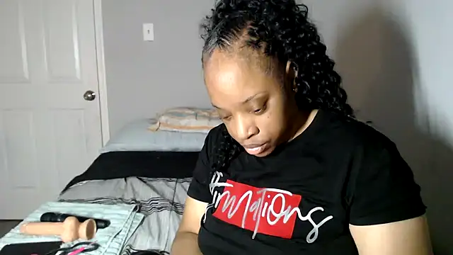 Snapshot of Sexymona1218 chatting on November 25, 2025, 5:51 am Sexymona1218 online show from November 25, 2025, 5:51 am