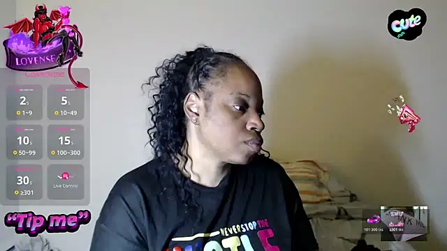 Snapshot of Sexymona1218 chatting on December 4, 2025, 11:24 pm Sexymona1218 online show from December 4, 2025, 11:24 pm