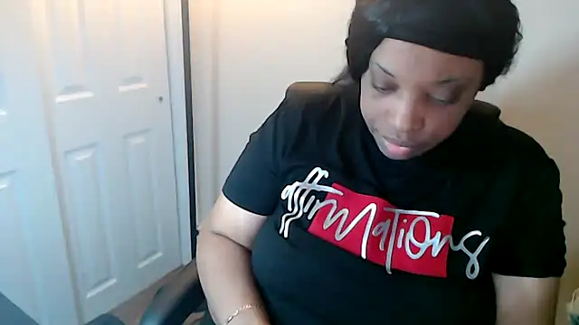 Snapshot of Sexymona1218 chatting on January 15, 2026, 10:31 am Sexymona1218 online show from January 15, 2026, 10:31 am