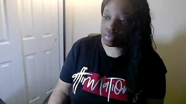 Snapshot of Sexymona1218 chatting on January 18, 2026, 8:18 am Sexymona1218 online show from January 18, 2026, 8:18 am