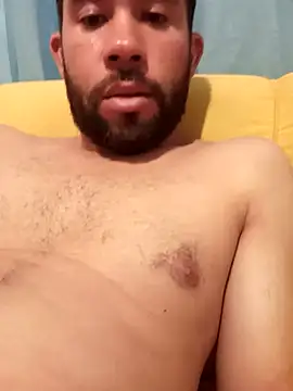 Snapshot of DOM22CM chatting on October 6, 2025, 11:24 pm DOM22CM online show from October 6, 2025, 11:24 pm