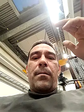 Snapshot of dick81 chatting on February 8, 2026, 11:35 am dick81 online show from February 8, 2026, 11:35 am