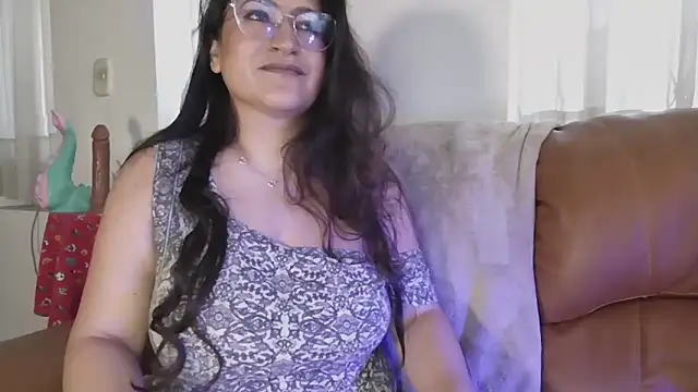 DeesseLuxure online show from September 17, 2025, 2:19 pm