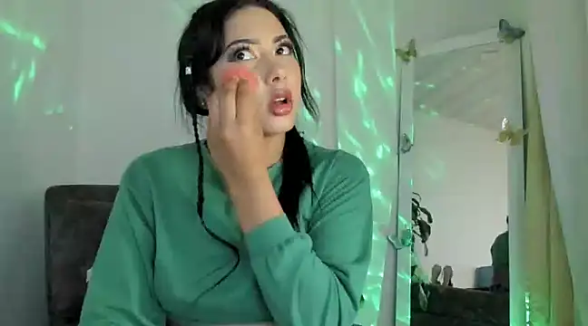 kirasofia online show from January 17, 2025, 5:21 am
