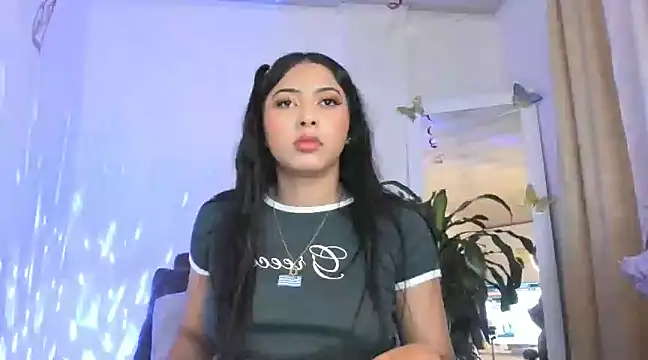 kirasofia online show from March 4, 2025, 5:32 am