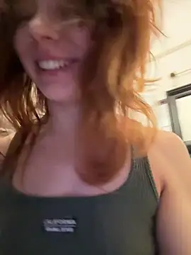 Oopsfoxy online show from May 5, 2026, 6:21 am